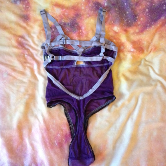 Solstice Intimates high leg thong bodysuit🚯SOLD - Picture 2 of 6